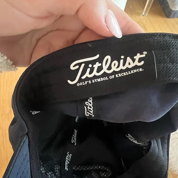 Titlest Hat! - Picture 4 of 5